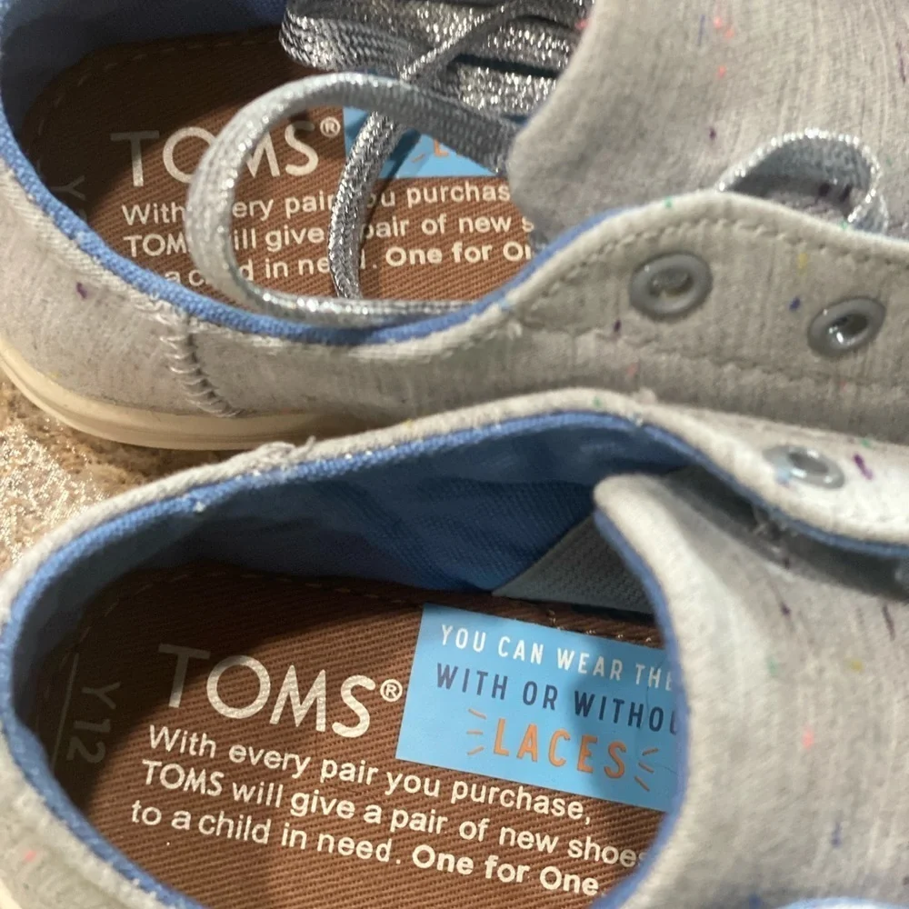 Toms Shoes